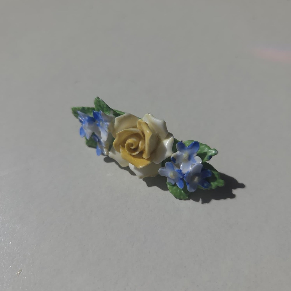Vintage Floral Brooch Women Yellow Blue Made in England China Romantic - Picture 4 of 4